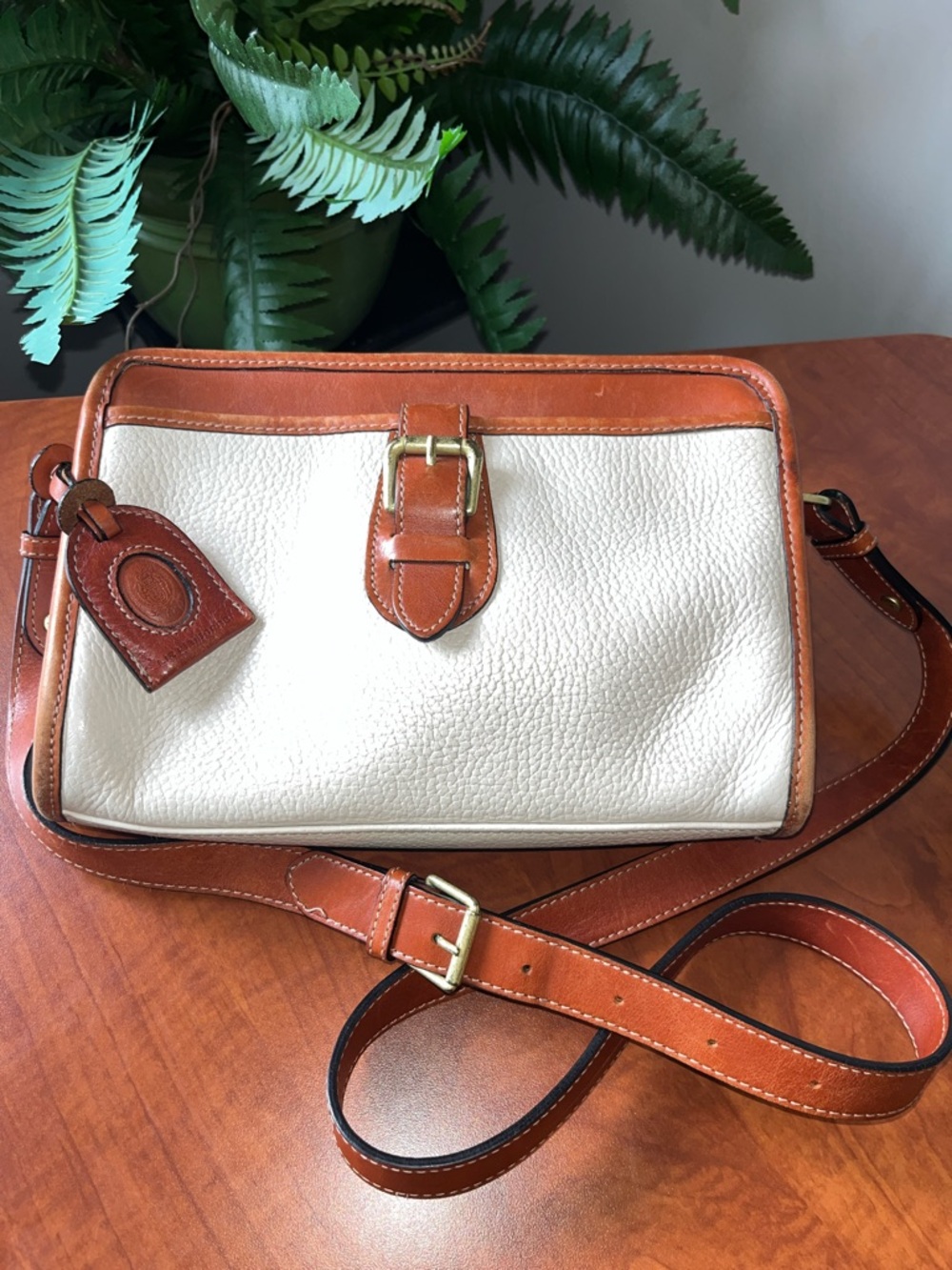 Vintage Liz Claiborne Leather Crossbody Bag Cream & Brown